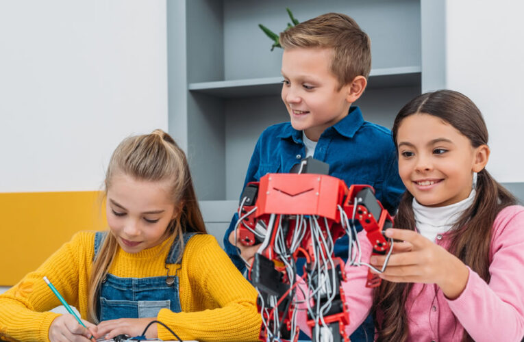 3 activities that will turn classroom robots into SEL power tools